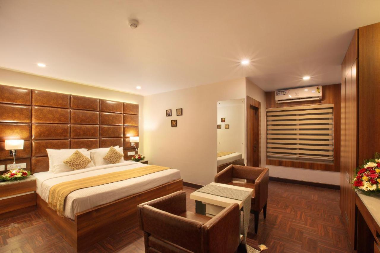 Hotel Kings Empire Kochi Exterior foto