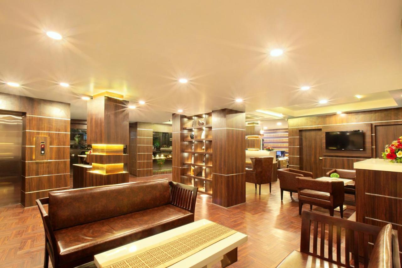 Hotel Kings Empire Kochi Exterior foto